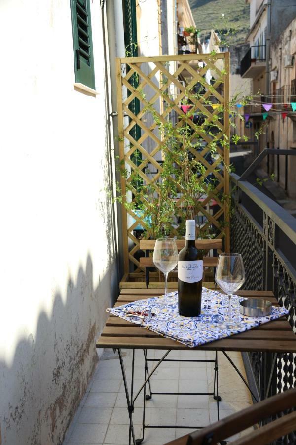 Case Restivo Castellammare del Golfo Exterior photo